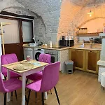 Casa La Grotta Feriehus *