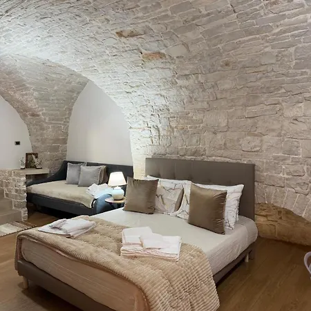 Casa La Grotta 度假居 比通托