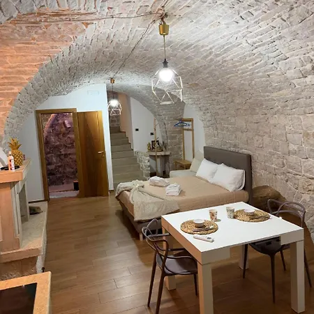 Casa La Grotta * Битонто