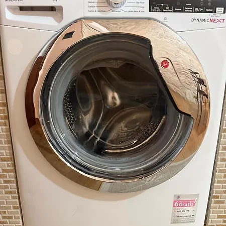 Casa La Grotta 度假居 比通托