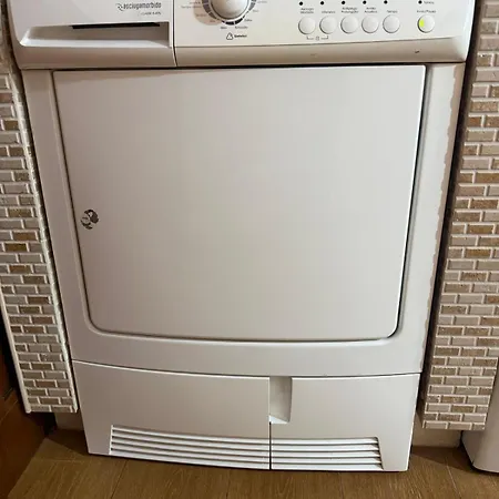 Casa La Grotta 度假居 比通托